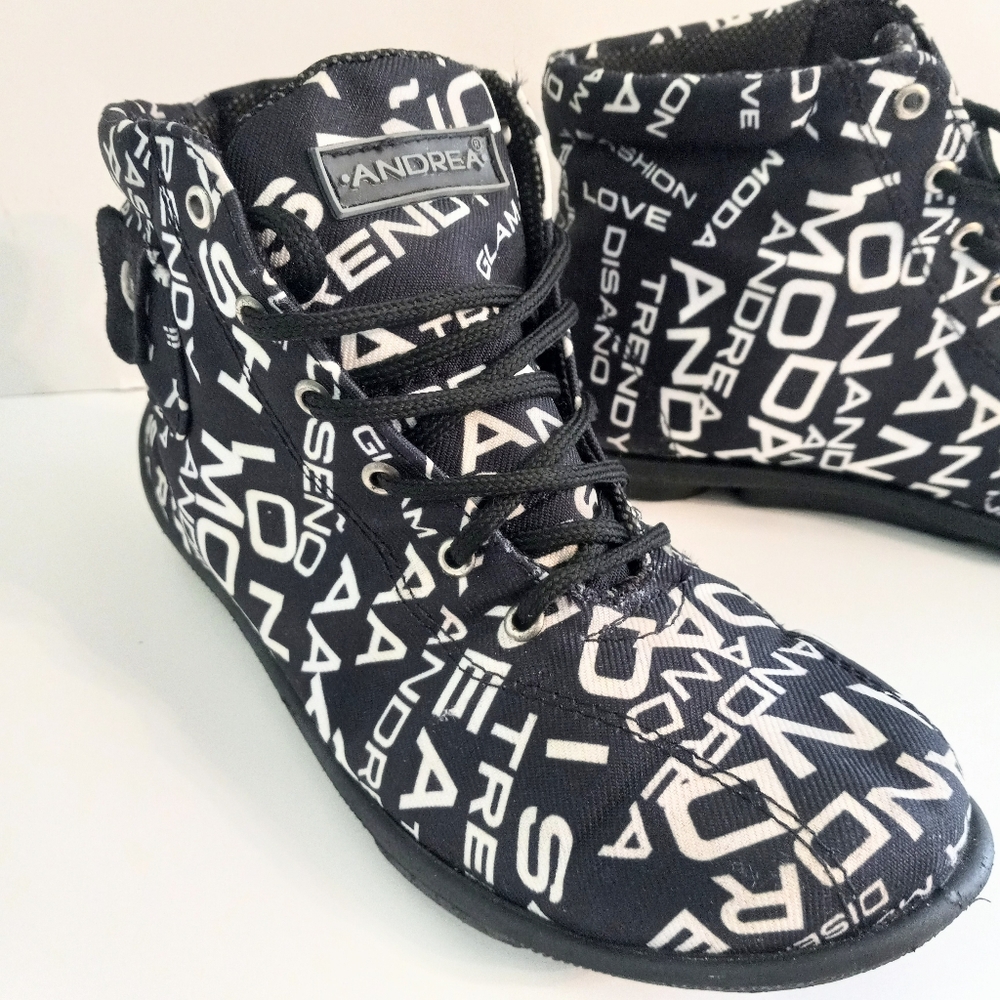 Women's Graffiti Black & White Print Sneaker by Andrea Size 6.5